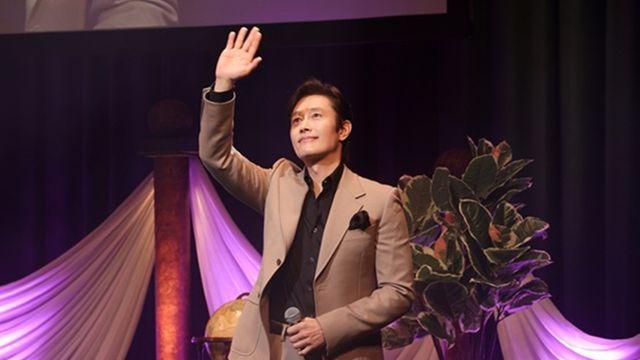 노래하는 '뵨사마' 이병헌 실존…3년 만의 日 팬미팅 