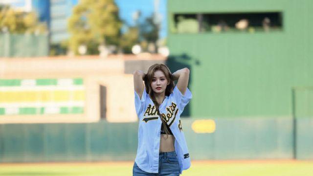 NMIXX, 샌프란시스코서 이정후 만난다...홈경기 공연 및 시구