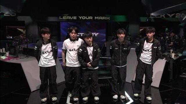 [LCK] 파이크 춤추던 협곡, 마지막에 웃은 건 DK... T1 꺾고 짜릿한 역전승
