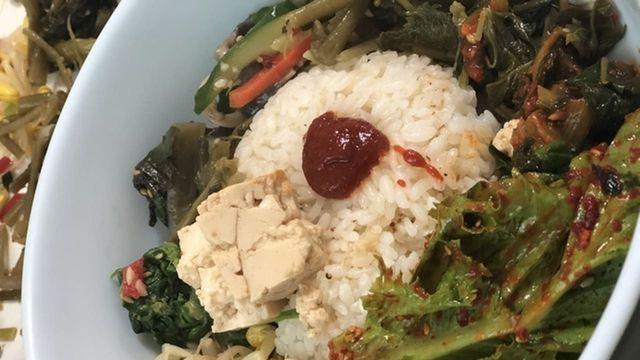 '건강한 맛은 그대로 유지됩니다..' 은근히 번거로운 비빔밥 재료 준비, 단 10분 만에 '아주 쉽게' 하는 방법