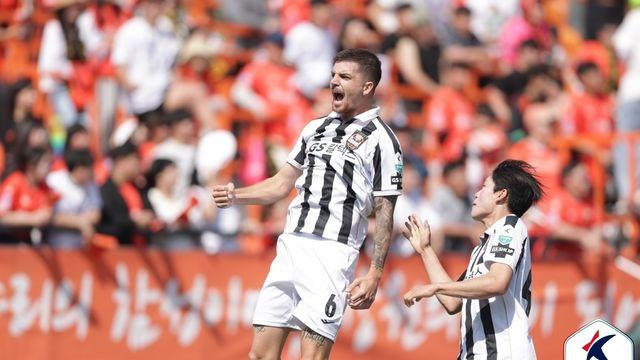 '바베츠도 골 맛' K리그1 서울, '강릉 불패' 강원에 2-1 승리