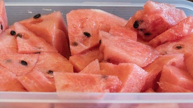 '그냥 달고 맛있는 게 아니었다니..' 한국인 10명 중 8명은 모르고 있는 여름철 대표 과일 수박의 '숨은 효능'