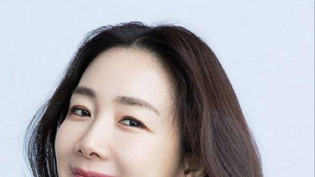 최지우, 어제(11일) 부친상