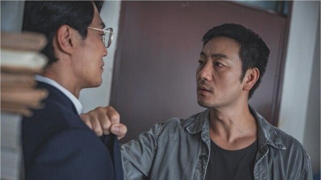 박해수 vs 이희준, 공조 끝 파국...일촉즉발 멱살 대치('허수아비')
