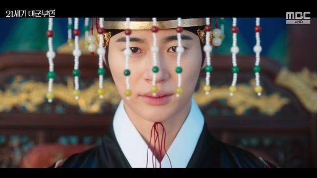 깨어난 변우석, 결국 王의 자리에 올랐다…”군주제 폐지할 것” (’21세기 대군부인’) [종합]