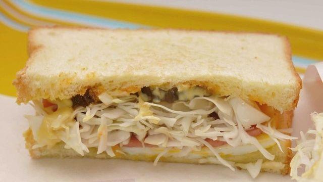 '햄과 채소 사이에 넣으면 딱입니다..' 의외로 샌드위치에 넣어서 먹으면 진짜 맛있다는 이색 '비법 재료'