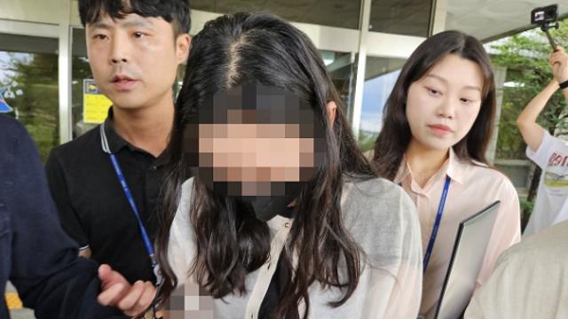 딸 전교 1등 위해 시험지 훔친 학부모·기간제 교사, 반성문 20장에 감형됐다