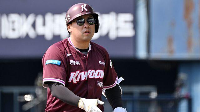 '초비상' 키움, 안치홍 햄스트링 부상 이탈…가뜩이나 '물 방망이' 더 약해졌다