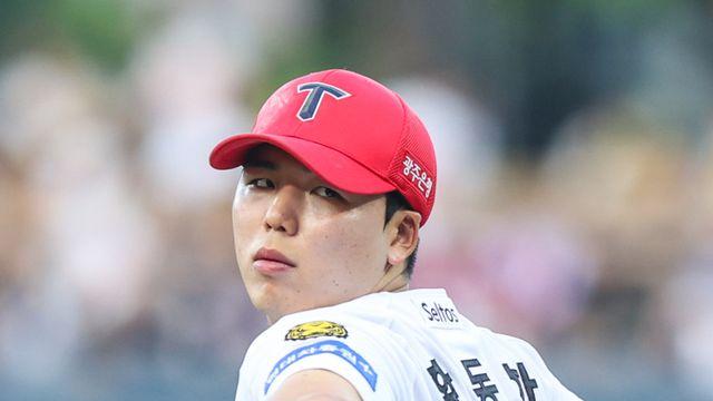 [IS 피플] 황동하, '반등 스토리'로 빛난 5월…월간 MVP는 놓쳤지만 '선발'로 자리 잡다