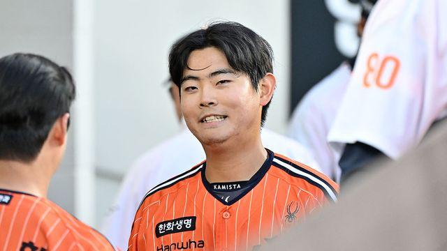 한화 고민이네! '0.358+9홈런→0.231+0홈런' 차세대 포수, 신인왕 페이스 사라졌나…'54억 베테랑' 다시 기회 받을까