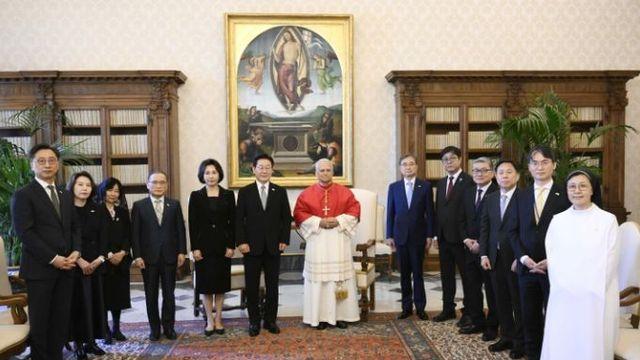 이재명 대통령. 교황 '레오 14세' 면담 및 국무원장 면담