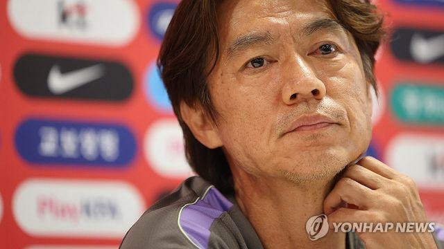 [월드컵] 홍명보 감독, 32강 불발 책임지고 사퇴 "진심으로 죄송"(종합)