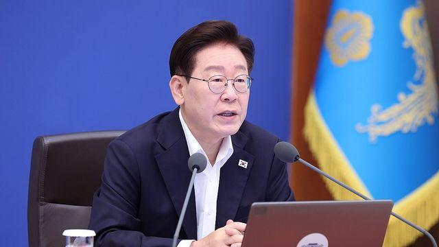 李대통령 "잠재성장률 3%·무역 4강·국민소득 5만불 도약 원년"