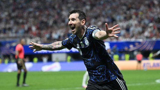 ‘축구의 신은 달랐다’ 메시, ‘2도움’→‘아르헨 역전승’→‘평점 9점’