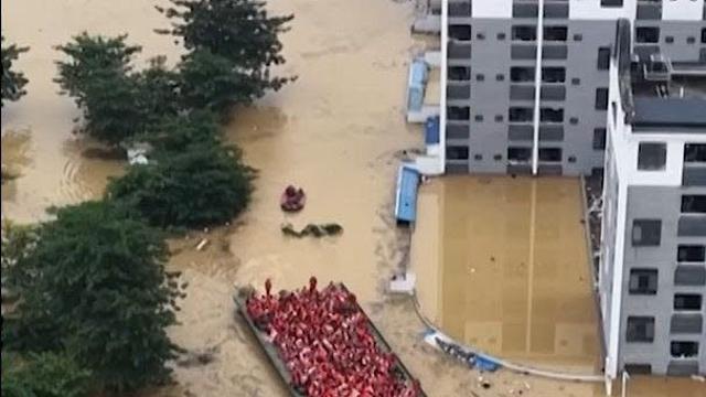 5m 홍수 속 6000명 구한 '트랜스포머'…中 바지선 화제