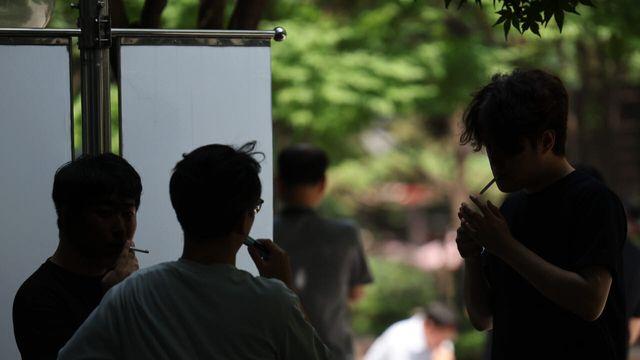 ‘흡연 자제 좀…’ 임산부 부탁에도 계속 담배 피운 옆집, 법원 판단은