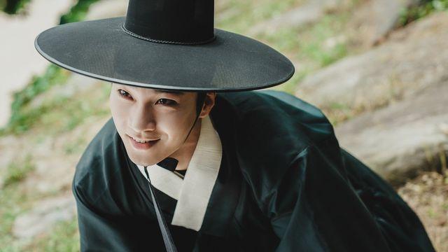 이홍내, ‘취사병’ 지웠다…‘동궁’서 박수무당 변신 성공