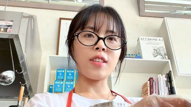 ‘공항 논란’ 女배우, 카페 알바 전전→구직 사이트 훑어봐…”생계 위해” (‘미우새’)