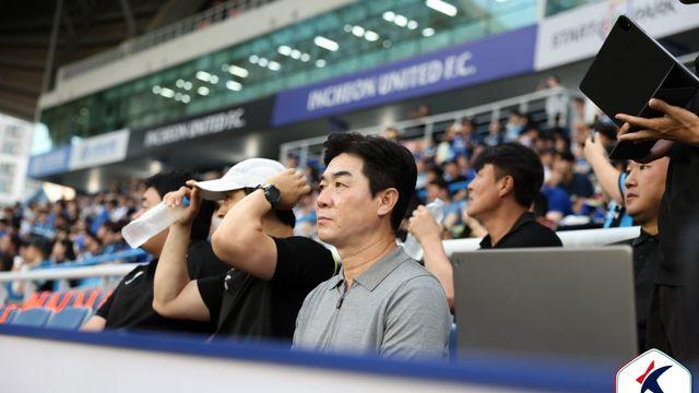 [IS 인천] ‘극적 무승부’ 윤정환 감독 “선수들이 투혼 발휘했다, 승점 1 가져온 건 긍정적”