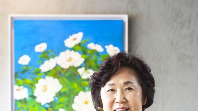 ‘손끝에서 피어나는 작은 생명력’…박은미의 생애 첫 개인전