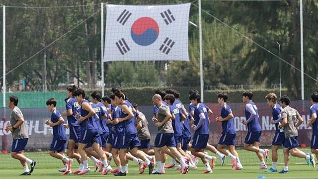 “임시 감독도 괜찮다”…홍명보에 밀렸던 ‘이 감독’, 한국 대표팀에 적극 러브콜
