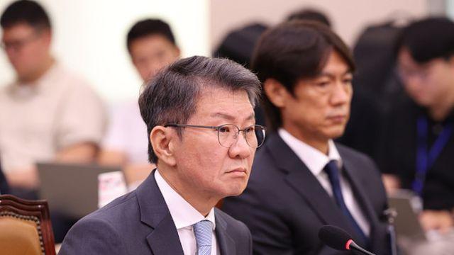 정몽규, 청문회 도중 윤용근 의원과 문자 논란...‘정 선배’ 질문에 “프라이버시 문제, 여기서 말하지 않겠다”