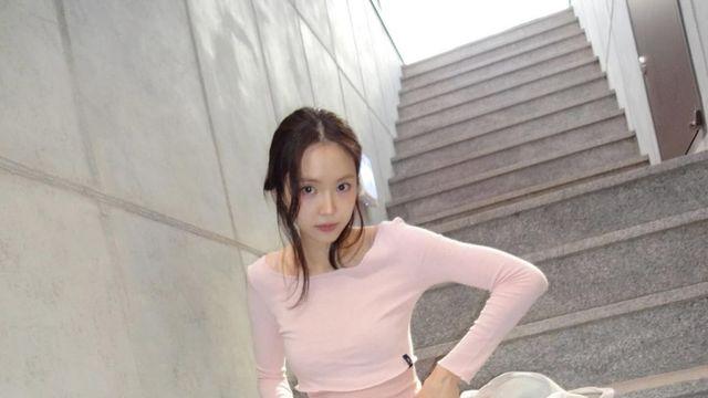 운동이 일상인 언니들은 레깅스 위에 이렇게 입습니다