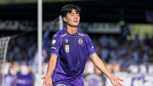 韓 축구 초대형 호재! 포지션 변경 대성공→한국 스리백 중앙 후보 찾았다…‘이태석과 한솥밥’ 이강희, 0-3 완패에도 최고 평점+최다 수비적 행동