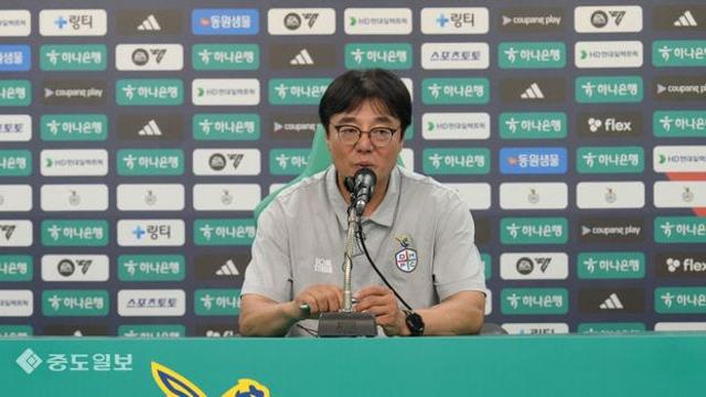 대전하나시티즌, 광주 잡고 '지긋지긋한 홈 첫 승' 탈출... 황선홍 감독 