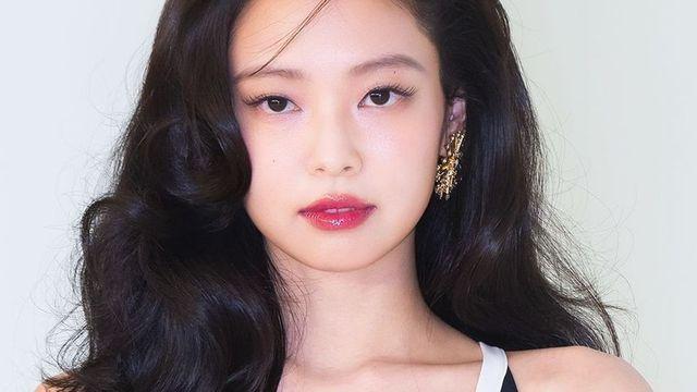 ‘K팝 솔로 최초’ 제니, 축제 분위기일 줄 알았는데…현지 반응은 ‘극과 극’