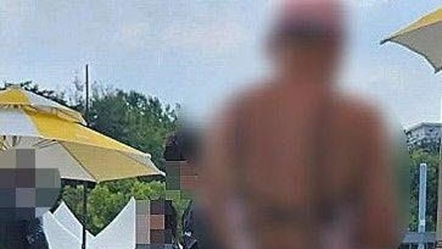 '여성 수영복' 입고 한강 수영장 찾은 남성…온라인 갑론을박