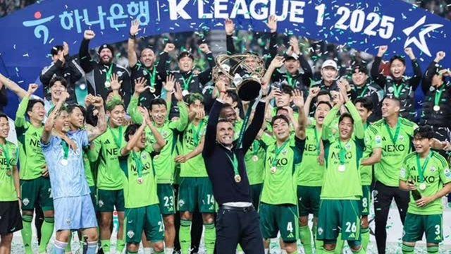 “꼭 한국 대표팀 감독으로 와주세요” 축구 팬들 요청 폭주한 거장, 진짜 지원한다