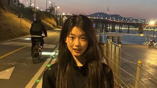 3대 기획사 아이돌 제안 거절하고… 첫 작품부터 시청률 대박난 여고생