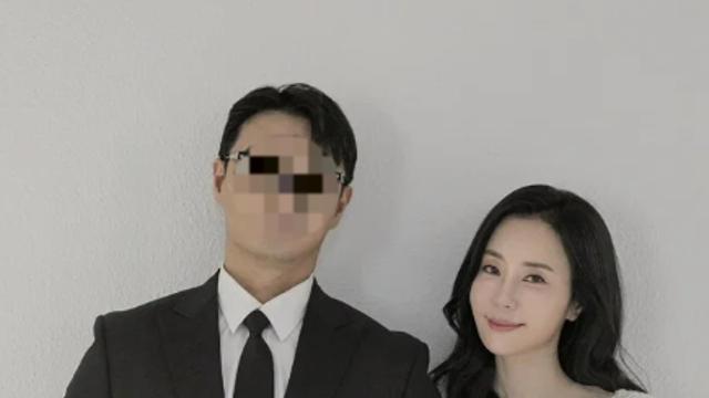 [단독] 반민정, 1살 연상 매니저 출신 사업가와 결혼 …♥신랑 “신혼여행 이미 마쳐. 2세는 복 찾아오길”(인터뷰)