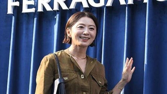 김희애 