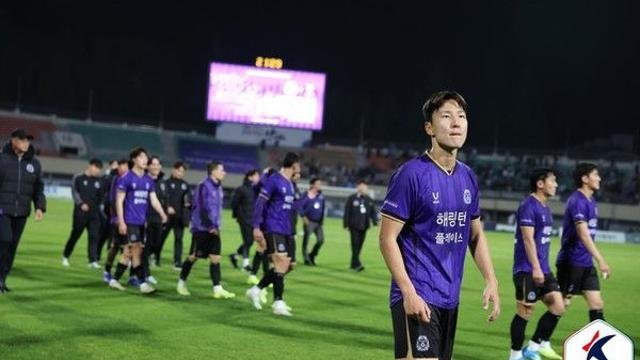 “3연패? 4연패? 안양 팀 문화는 남 탓을 하지 않는다” 권경원의 굳건한 믿음 [케터뷰]