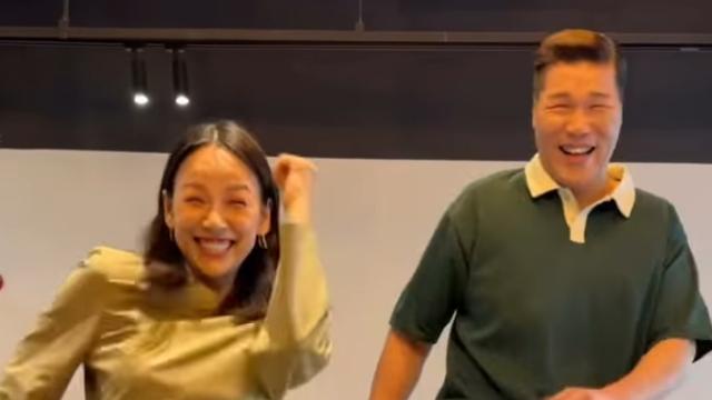 이효리, 205cm 서장훈과 나란히 댄스…41cm 차이에도 ‘찰떡’ [SD셀픽]