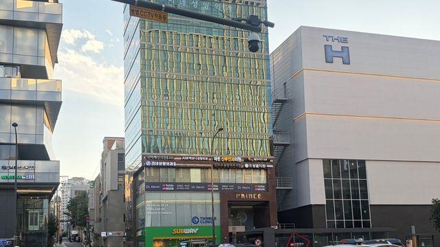 논현역 도로 한복판서 '음주운전 쿨쿨'…경찰에 붙잡혀