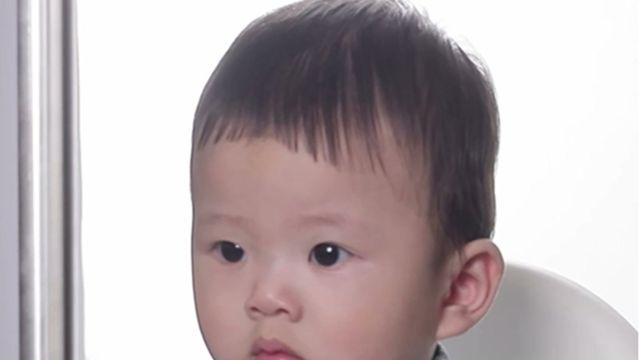 손민수♥임라라 쌍둥이, 생애 첫 여권 사진 도전…근엄한데 귀여워 (슈돌)