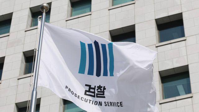 두 달간 제자 상대로 20여차례 간음·추행…중학교 교사 구속기소