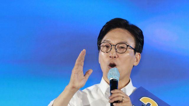 [속보] 김민석, 권리당원 투표 누적 득표율 49.91%로 1위…정청래 41.51%