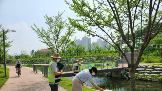 하남시, 반려견 목줄·배설물 방치 등 야간 집중단속…성숙한 반려문화 조성