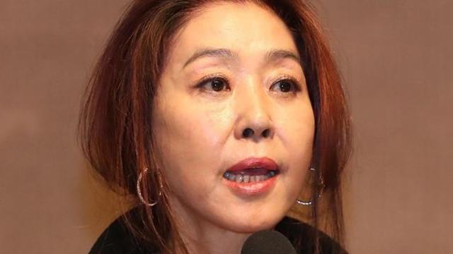 매달 300만원씩 받았는데…김부선 “지원금” 유족 “갚아야 할 돈”