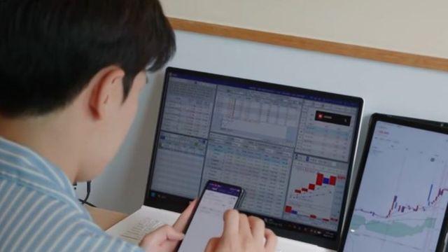 “이젠 삼전닉스보다 '이것'”…900% 주식 수익률에 '상위 3%'까지 찍은 '연예인'
