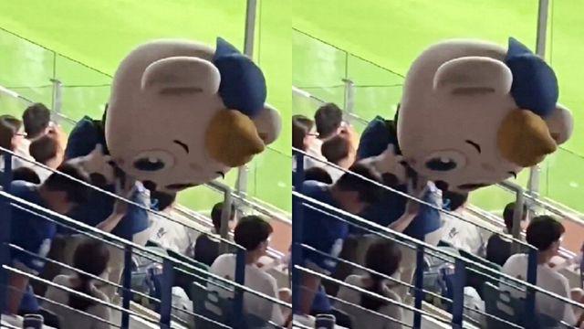 “자식 잘못 키워 죄송하다” 삼성 라이온즈 마스코트 밀친 관중, 아버지까지 등판