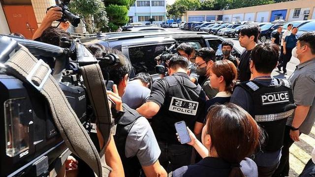 “야, 말해봐!” 유족 울분...‘실종 허위 종결’ 제주 경찰, 석방되자 줄행랑