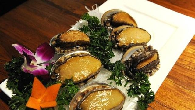 여름 끝자락, 지금 맛봐야 할 8월 제철 수산물