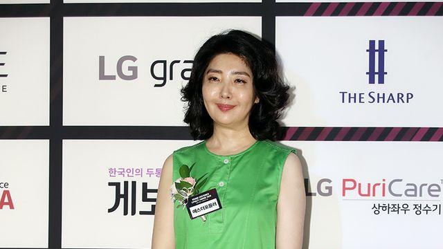 홍혜걸, 아내 여에스더 ‘화교설’에 뿔났다…3대 가족사·독립 사료 공개하며 일축 [소셜in]