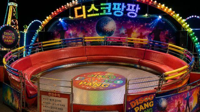 월미도서 '디스코 팡팡' 타다가 밖으로 튕겨 나간 30대