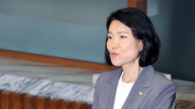 국회, 이진숙 제명촉구 결의안 與주도 가결…李 "민주당 독재"